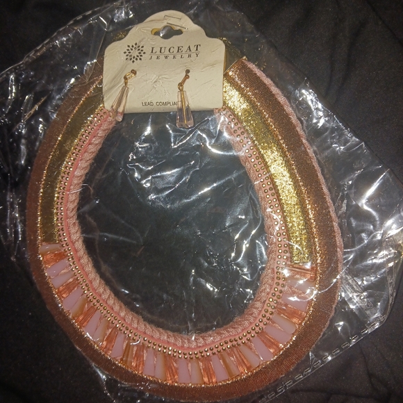 NEW Women pink statment big necklace set - Picture 5 of 7